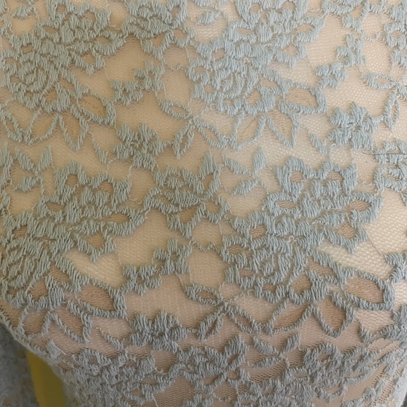 O2 Collection Lace Top - Picture 5 of 9